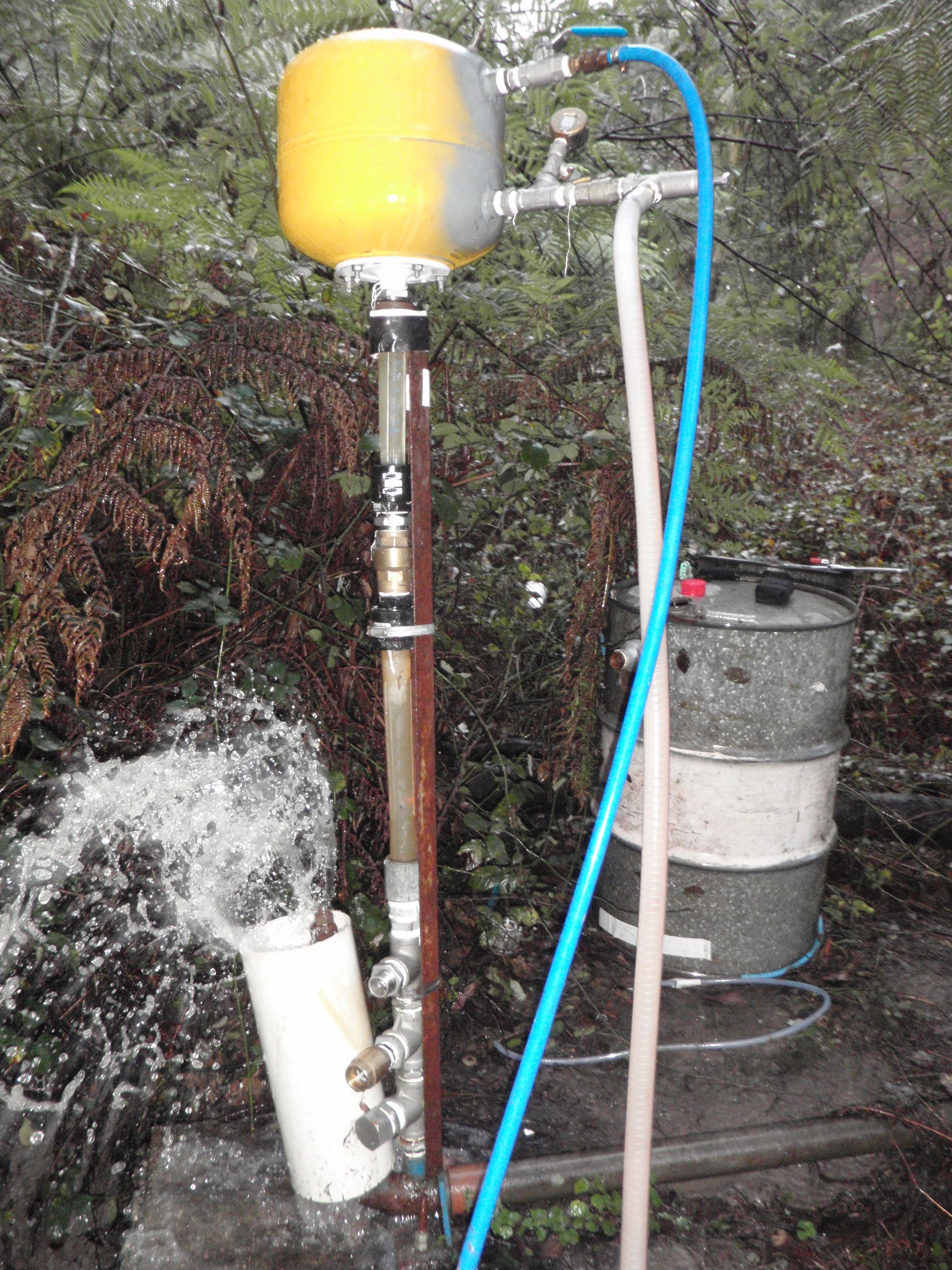 An example of a hydraulic ram pump