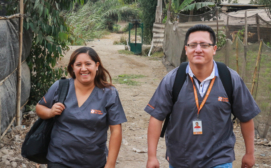 Technical team heads to a rural community to connect with participants to assess the risk in child development (in Chocas)