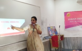 Dr Pratibha Addressing Girls on Menstruation