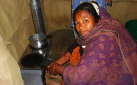 0523-01-10 Nepal with Prakti stove