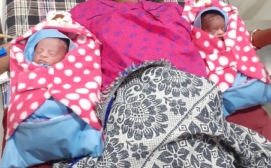 NeoWarm_Alka Hospital- Twins with mother_18JUNE2019